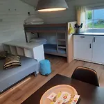 & - Famillyspace *